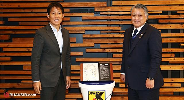 นิชิโนะ