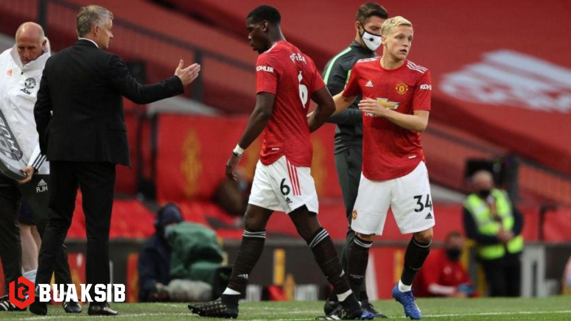 ดอนนี่ ฟาน เดอ เบค, แมนเชสเตอร์ ยูไนเต็ด, ปอล ป๊อกบา