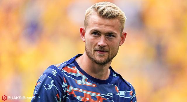 มาทไธจ์ส เดอ ลิกต์