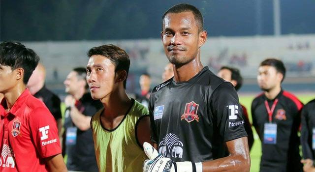 สุมล กล้าครบ