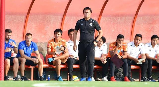 โค้ชดาท ธงชัย รุ่งเรืองเลิศ