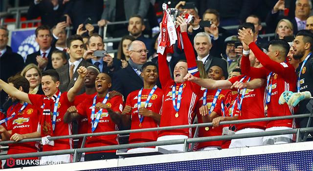 ปีศาจแดง