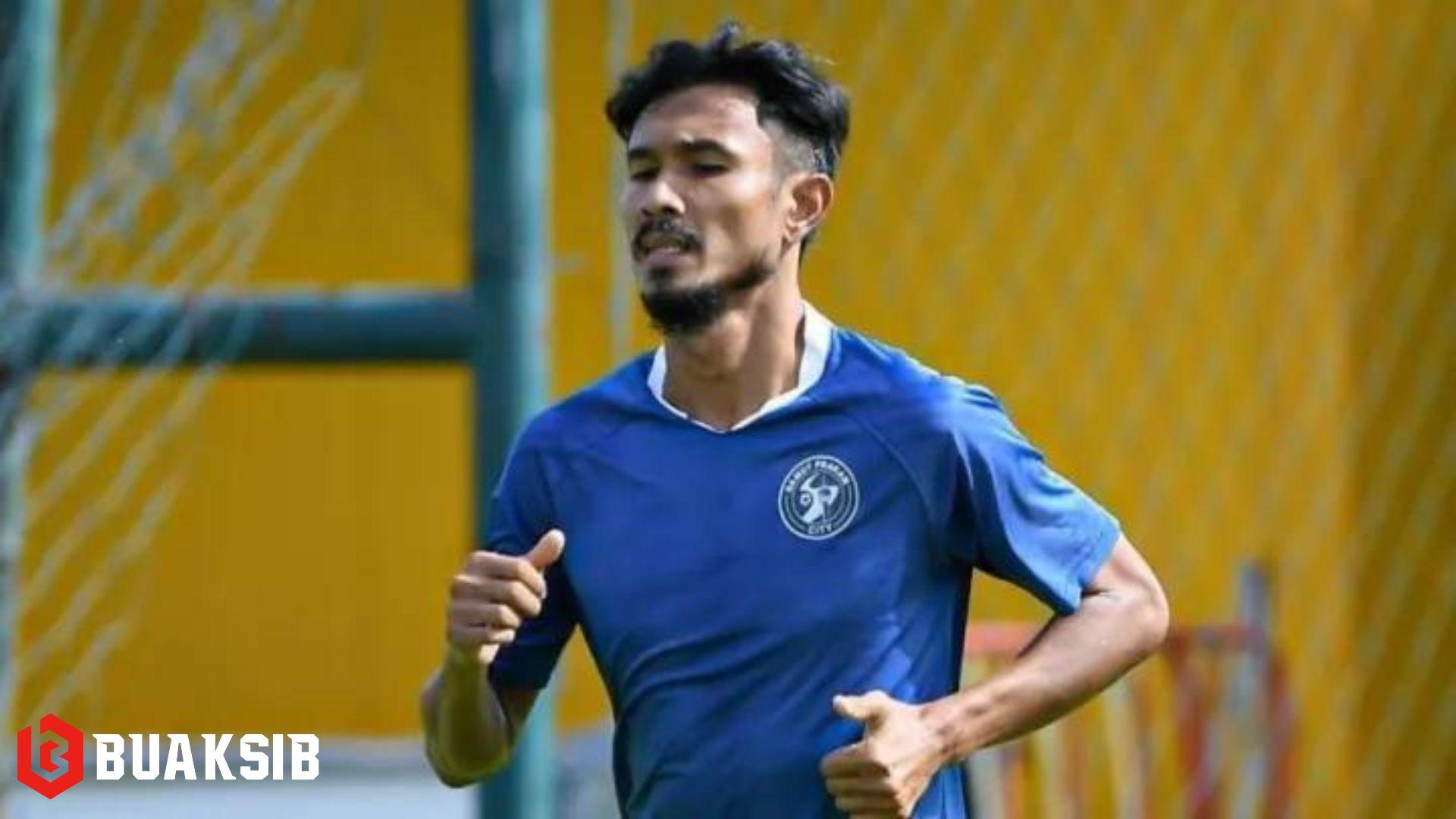 เดชา สอาดโฉม